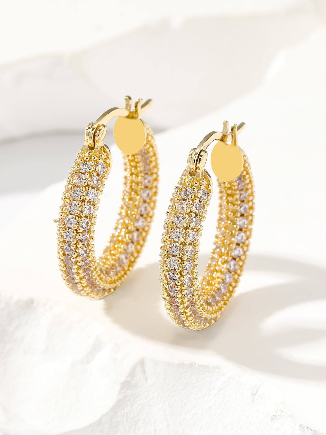 Elegant Simple Fashionable Color Round Ear Clip Micro Inlaid Zircon Rings