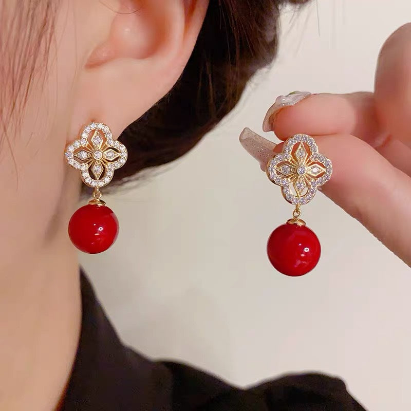 Light Luxury Exquisite Full Rhinestone Zircon Four-leaf Flower Pearl Fashionable Earrings