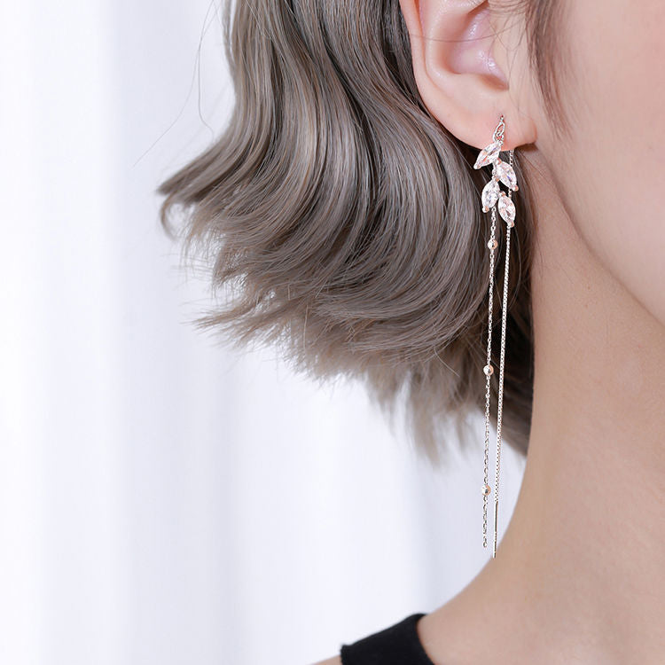 Women's Leaf Tassel Elegant Wild Long Temperamental Ear Line
