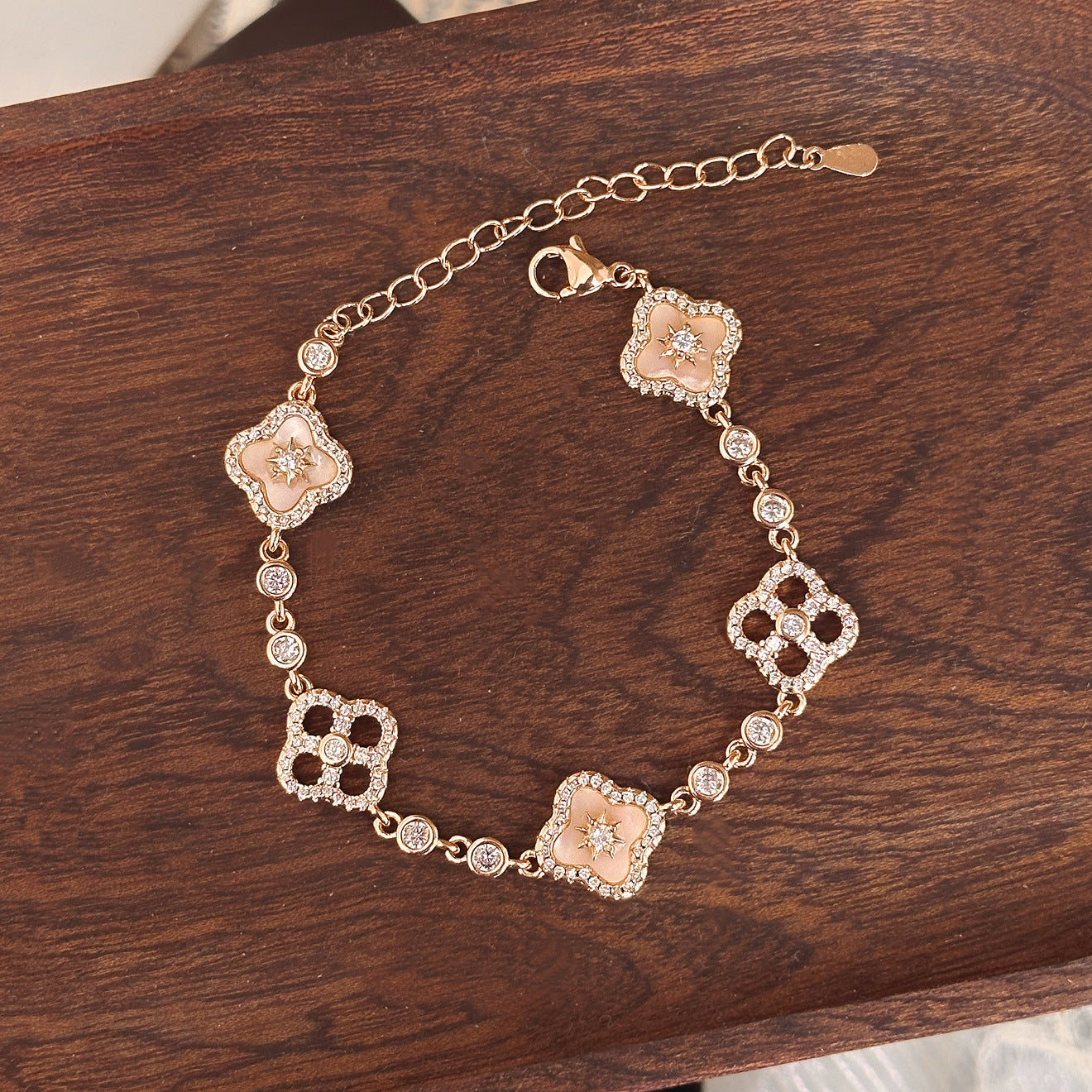Luxury High Sense Female Birthday Present Niche Exquisite Versatile Summer Bracelet