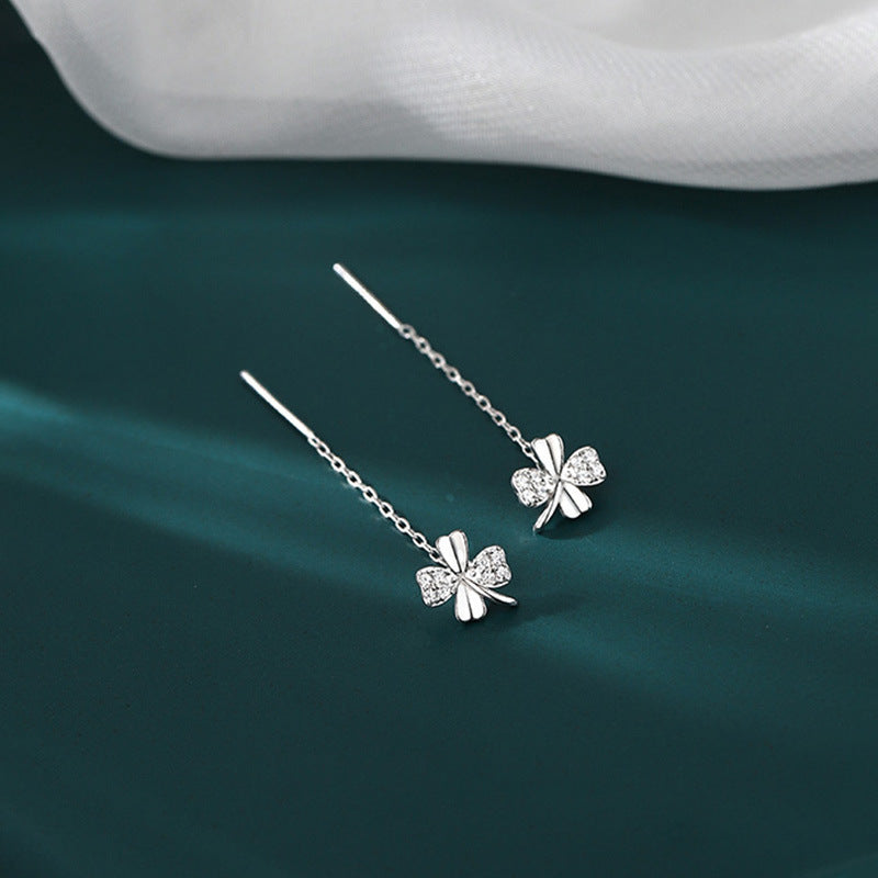 Women's Sier Clover Lines Trendy Sweet Niche Short Earrings