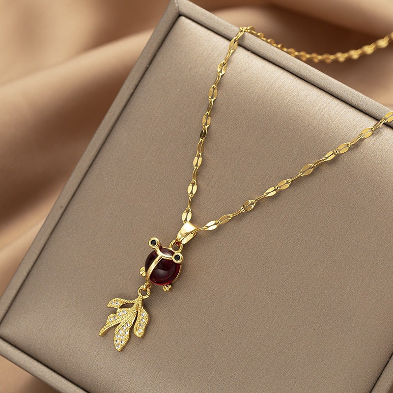 Women's Summer Fashion Heart For Design Simple Light Luxury Cold Style Necklaces