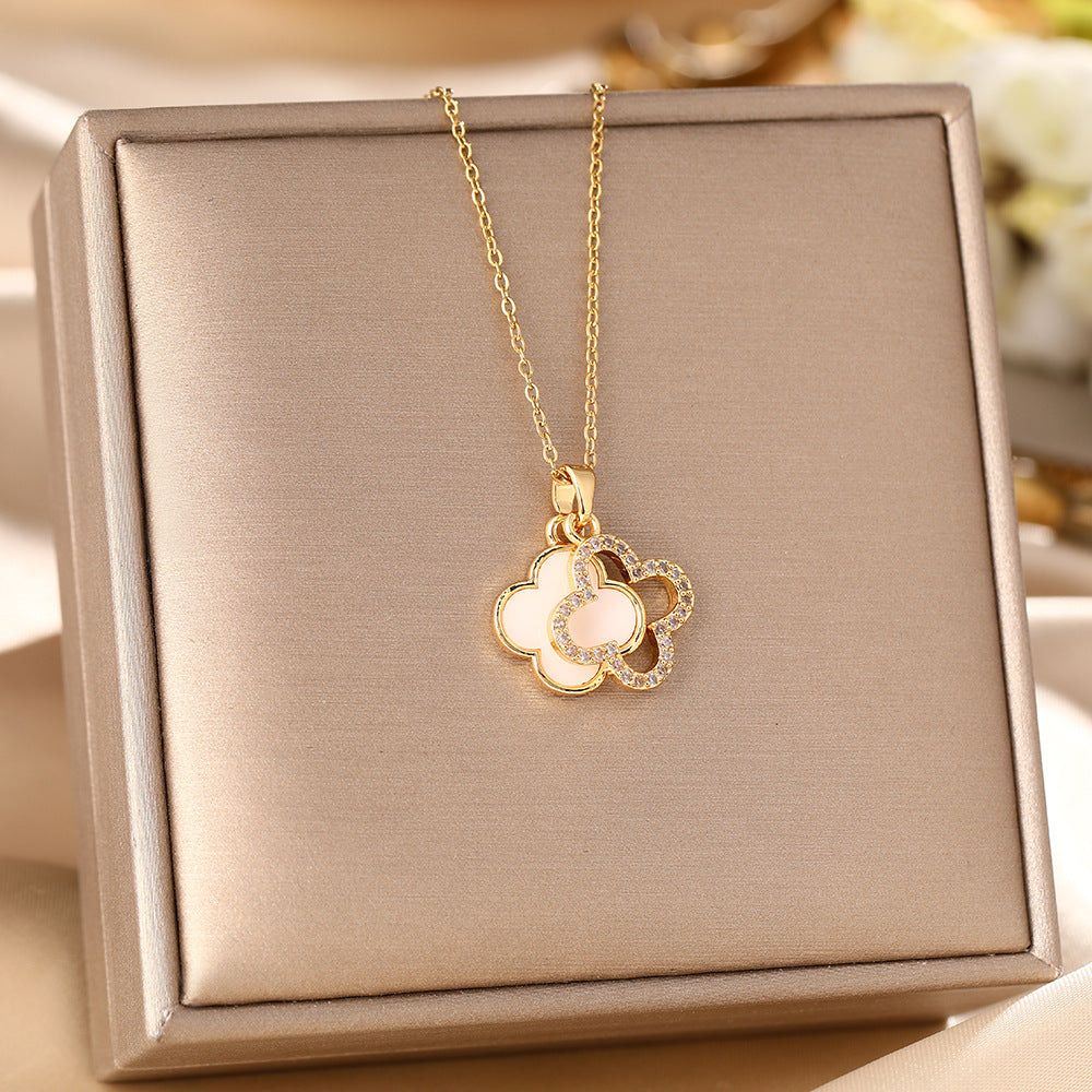 Women's Hollow Black White Four-leaf Flower Clavicle Chain Necklace