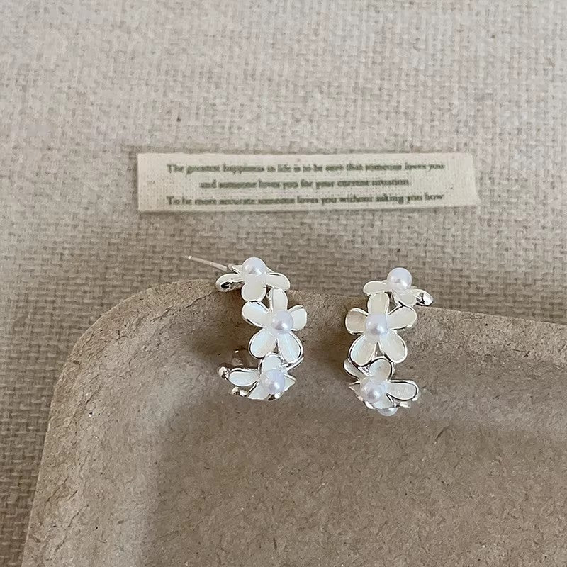 Women's Simple White Drop Oil Flower Pearl High Sense Earrings