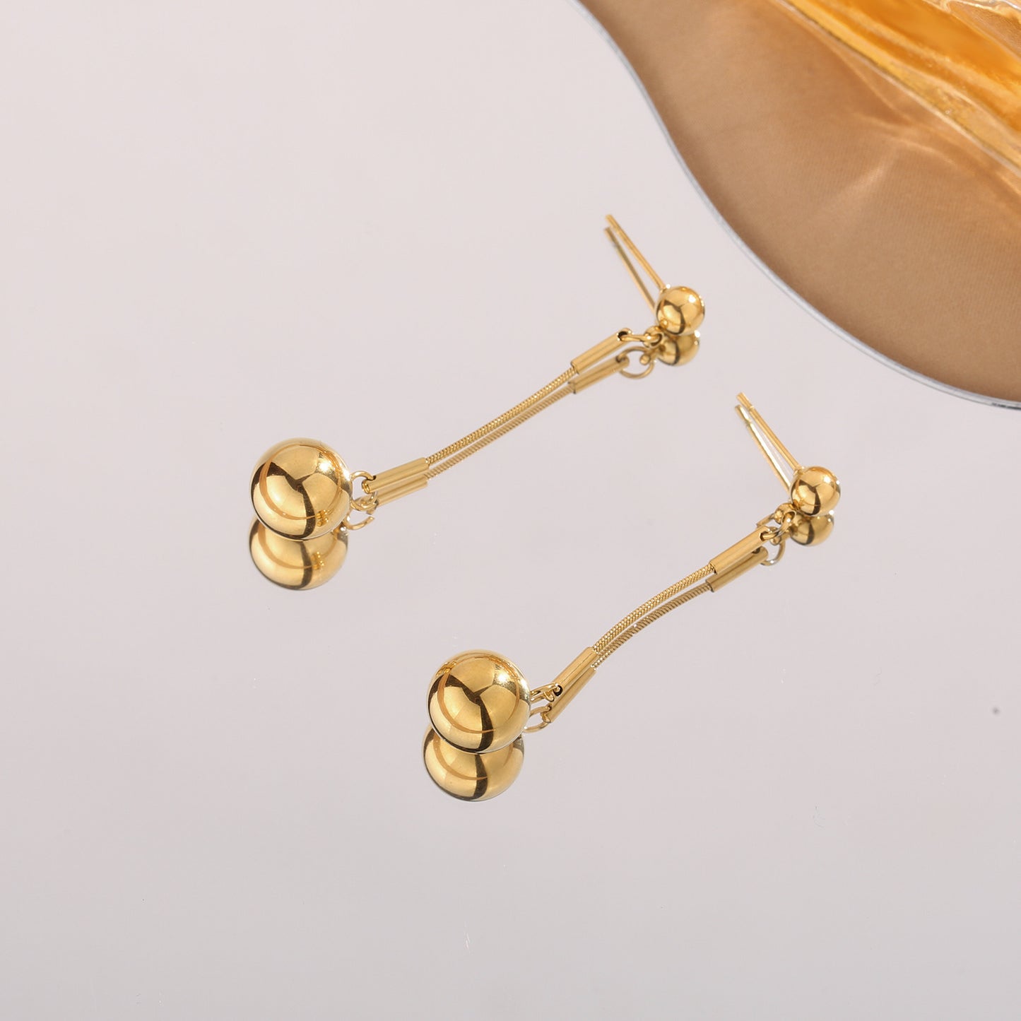 Women's French Fashion Exaggerated Personalized Geometric Simple Metal Ball Earrings