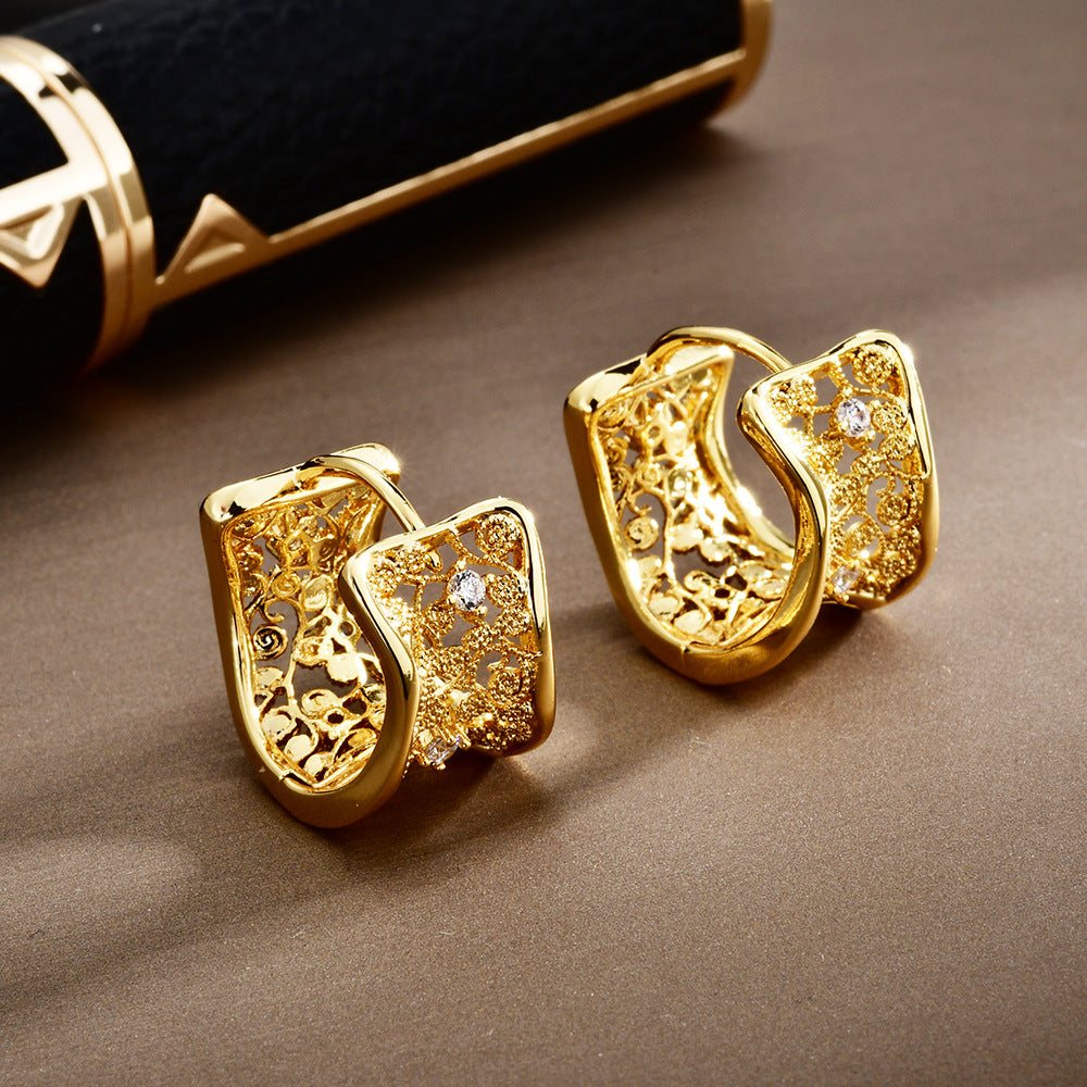 Gold Hollow Zircon Clip Light Luxury Personality High-grade Earrings