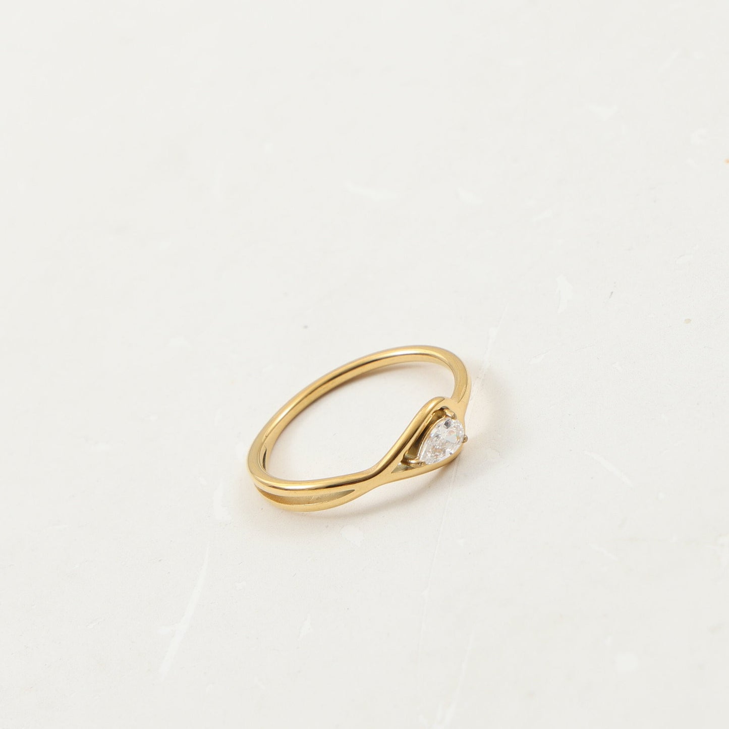 Fine Water Drop Zircon Titanium Steel Gold Ring