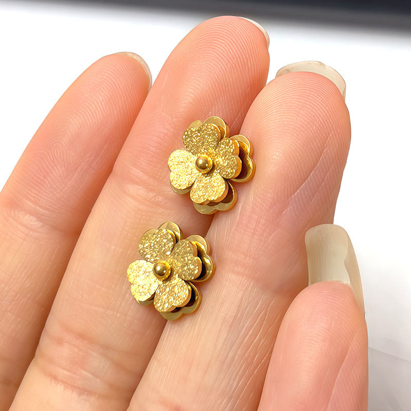 Light Luxury Queen Elegant Frosted Clover Refreshing Stylish Fine Threaded Stud Earrings