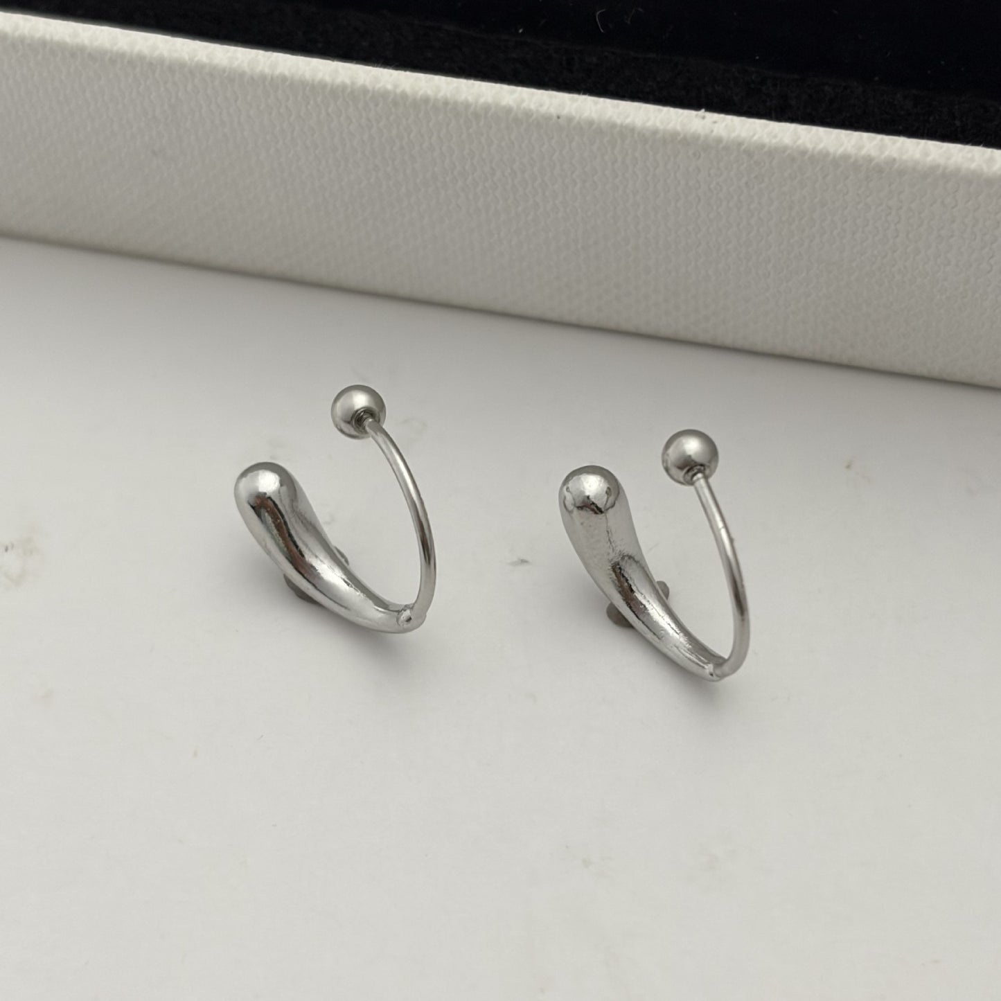 Women's Screw Tightening Buckle For Water Drop Earrings