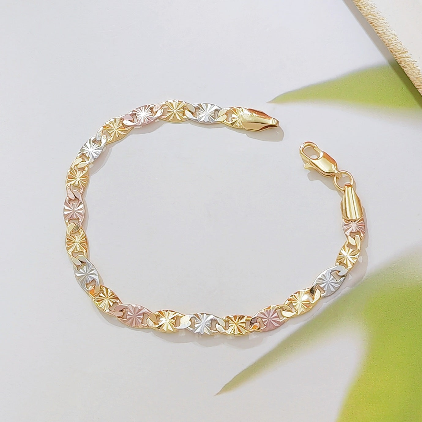 Chain Exquisite Flash Surface Carven Design Light Luxury High Sense Bracelets