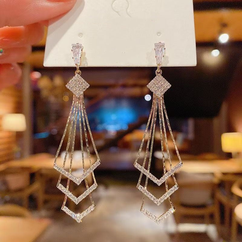 Women's Korean Style Temperament Tassel High-grade Exaggerated Long Rhinestone Geometric Earrings