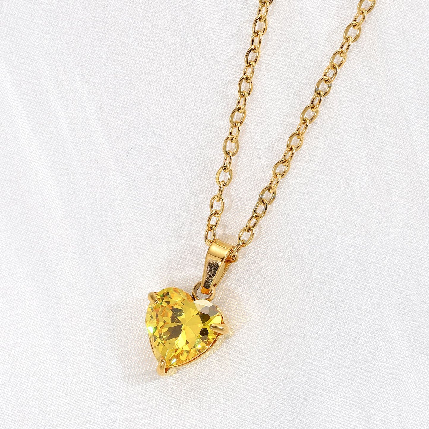 Women's Loving Heart Zircon Simple Heart-shaped Stainless Steel Clavicle Necklaces