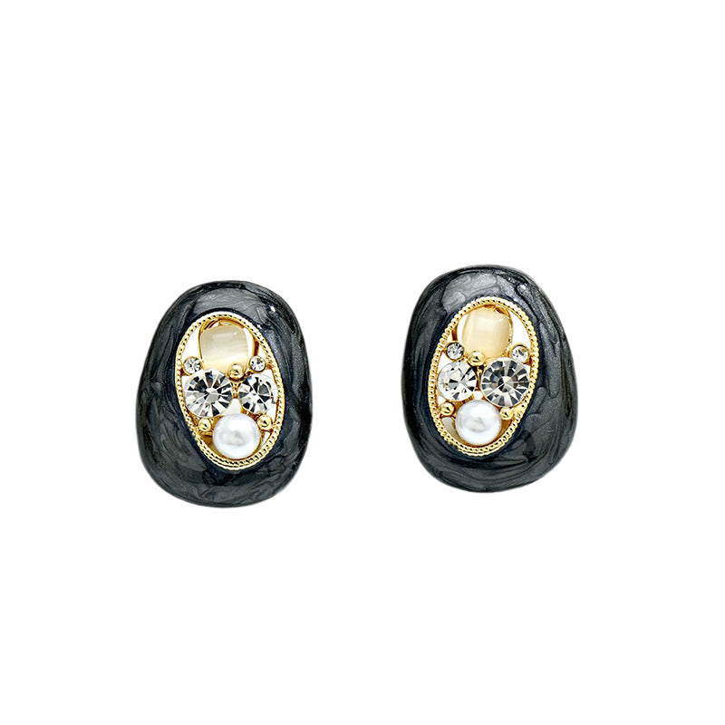Women's Pearl Delicate Oval Fashion Design High-grade Light Stud Earrings
