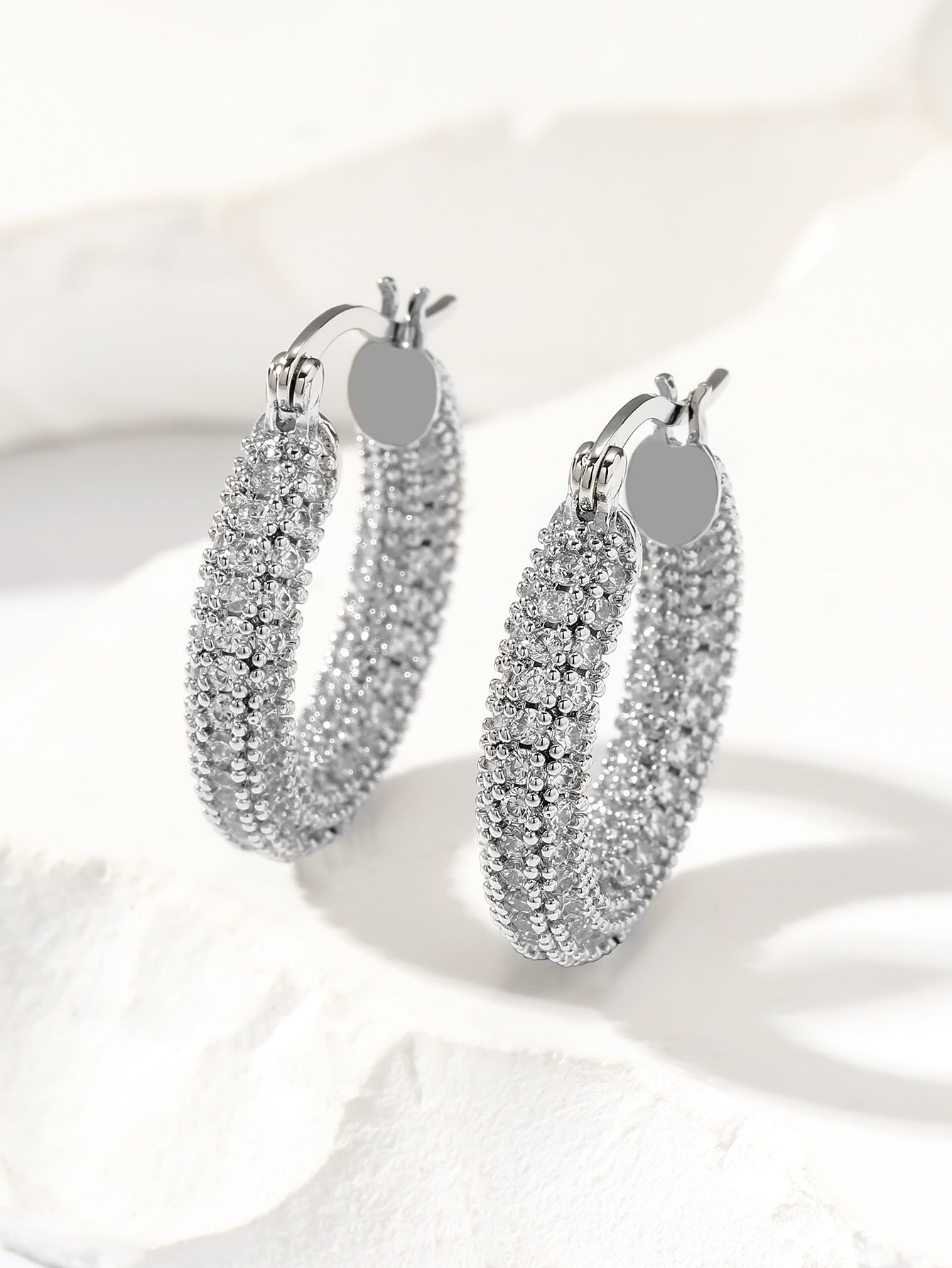 Elegant Simple Fashionable Color Round Ear Clip Micro Inlaid Zircon Rings