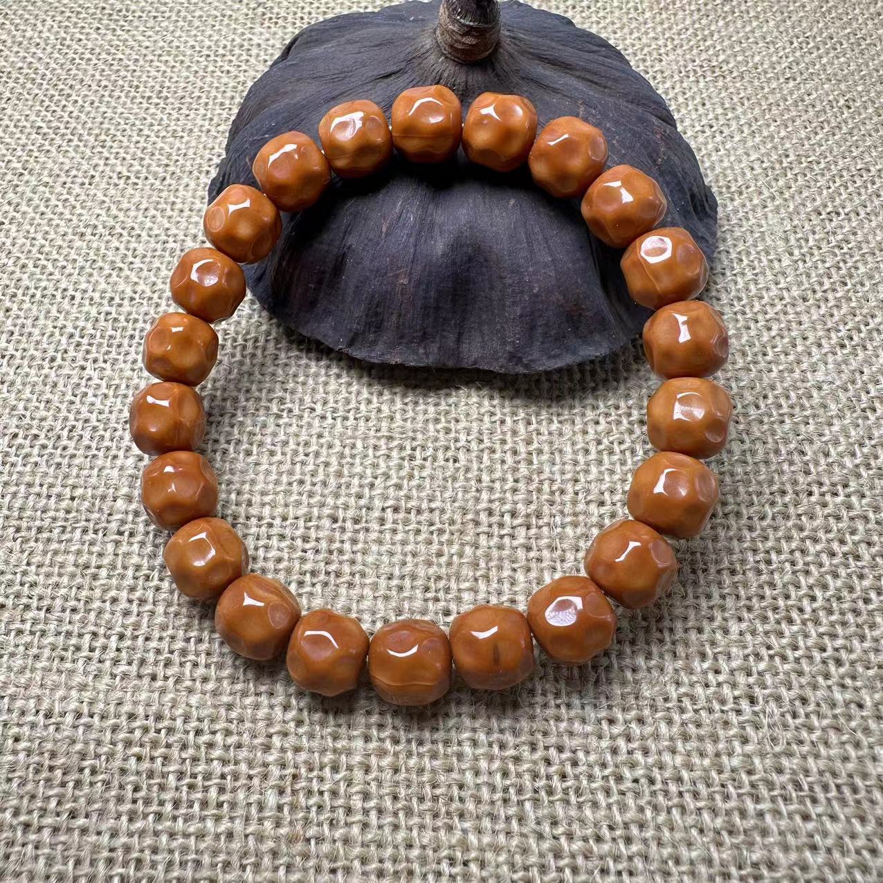 Fart Peach Roll Crisp Gourd Flower Love Shark Back Barrel Bracelet