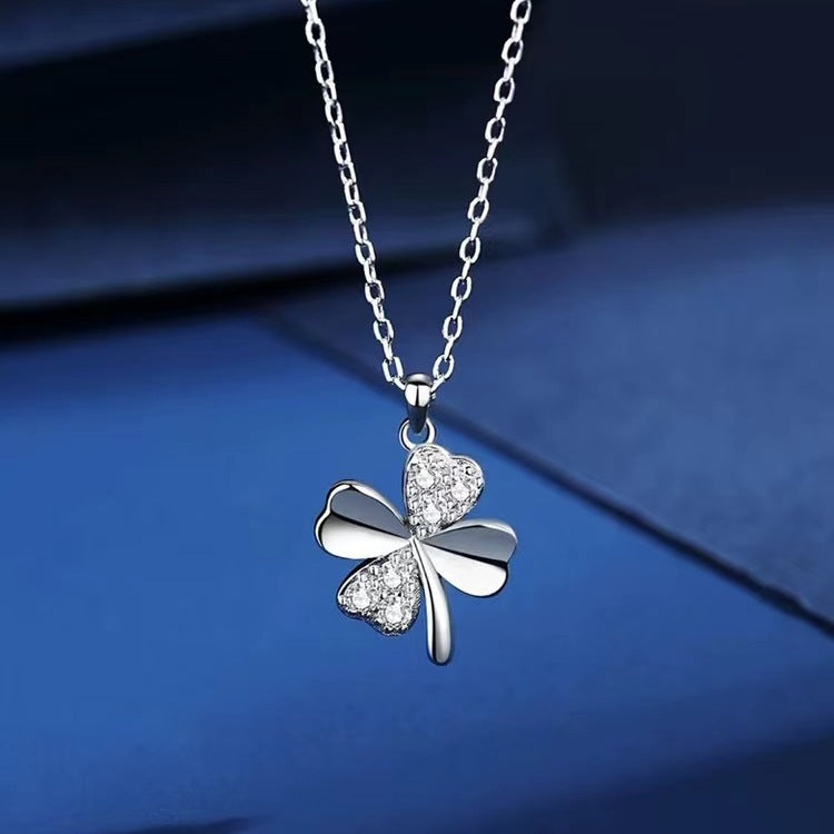 Women's Lucky Four-leaf Clover For Design Simple Temperament Clavicle Chain Pendants