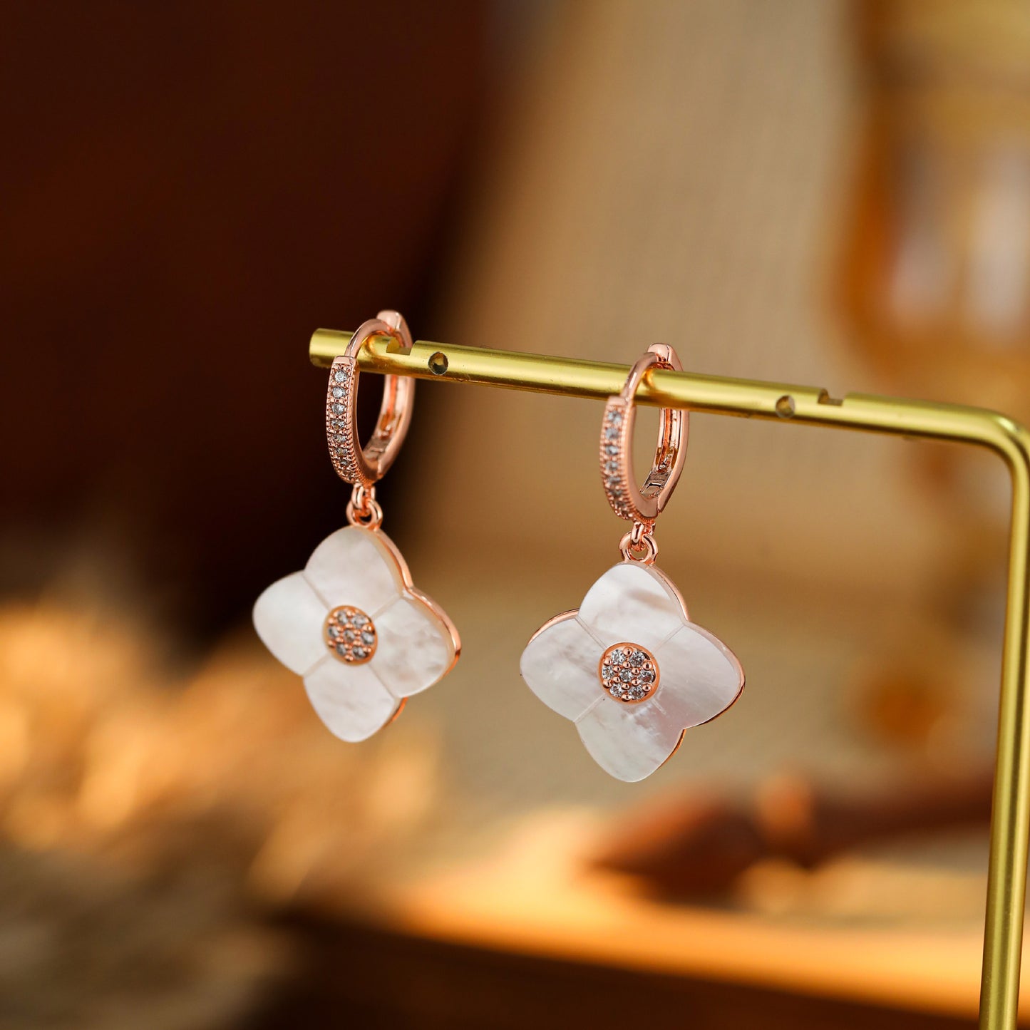 Clover Ear Clip High-grade Fashionable Rose Gold Electroplating Temperament Wild Earrings