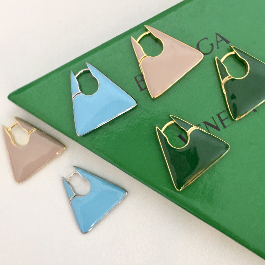 Women's Enamel High-grade Graceful Personality Retro Fashionable Dripping Oil Three-dimensional Ear Rings