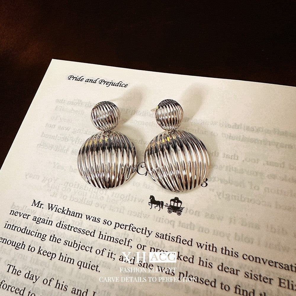 Fashionable Metal Texture Light Luxury Simple Earrings