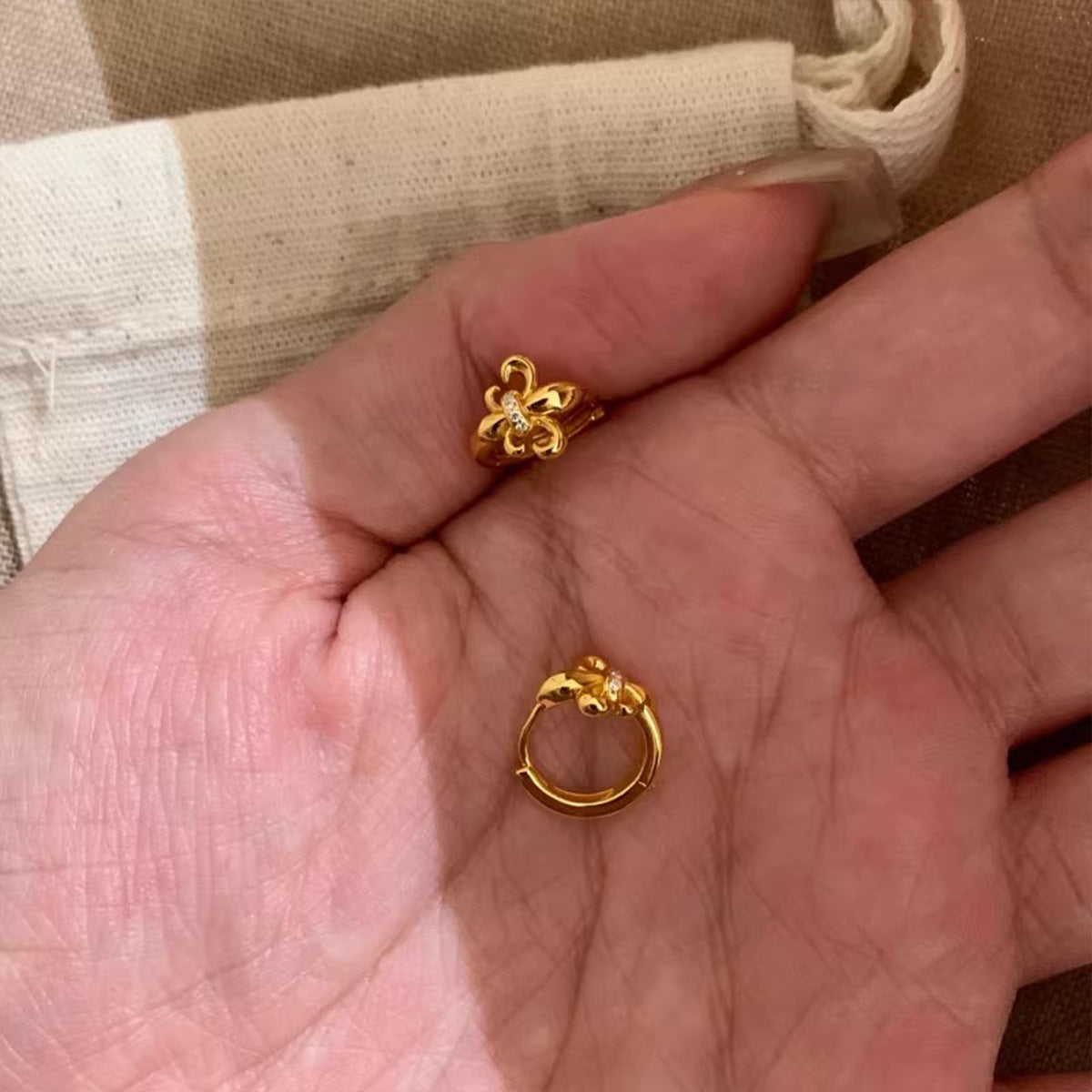 Style Classical Inlaid Zirconium Flower-de-luce Earclip Small Exquisite Unique Beautiful Earrings