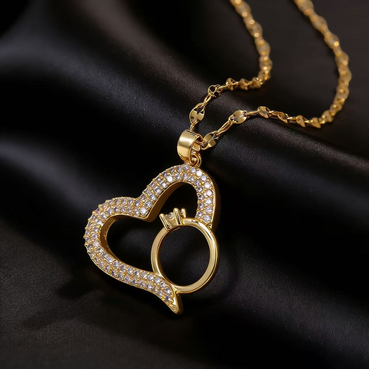 Fully Jeweled Loving Heart Titanium Steel Female Light Luxury Minority Necklace