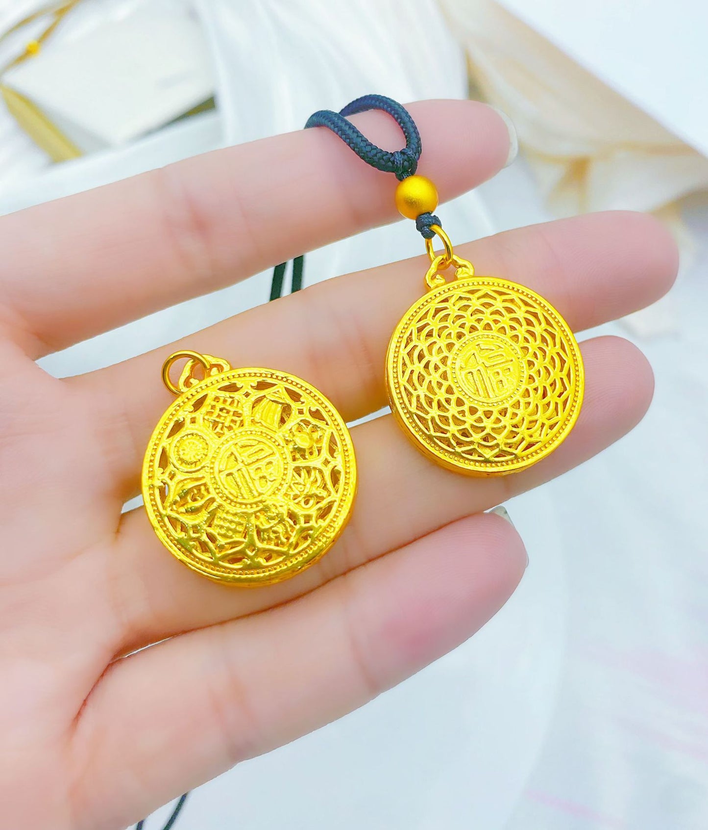 Women's Gold Shop Fu Character Eight Treasures Compass Single Hollow Pendants