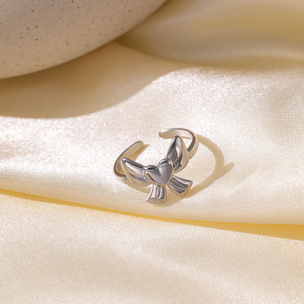 Stainless Steel Gold-plated Love Heart Flowers Rings