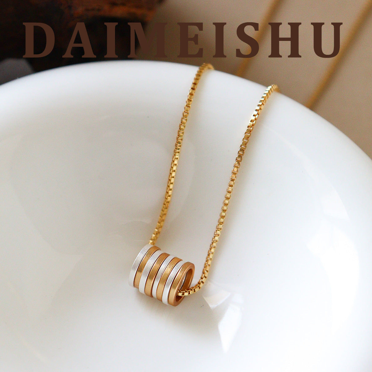 Fashion Simple Matte Geometric Circle Light Luxury Necklace