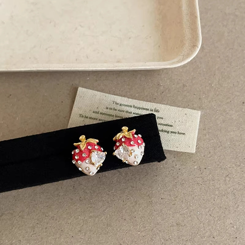 Sweet Elegance Drip Strawberry Loving Heart Zircon Female Design Sense Stud Earrings