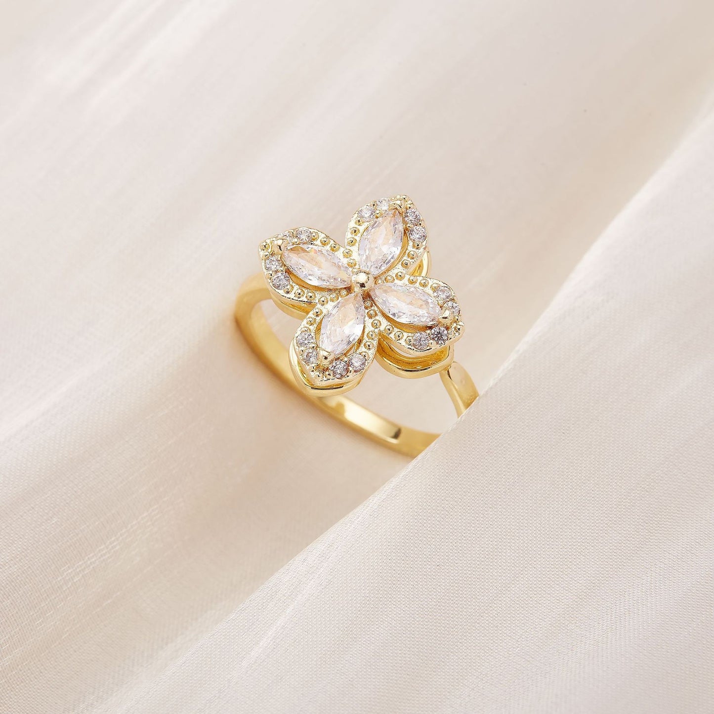 Valentine's Day Gift Flower Zircon Rotatable Ring
