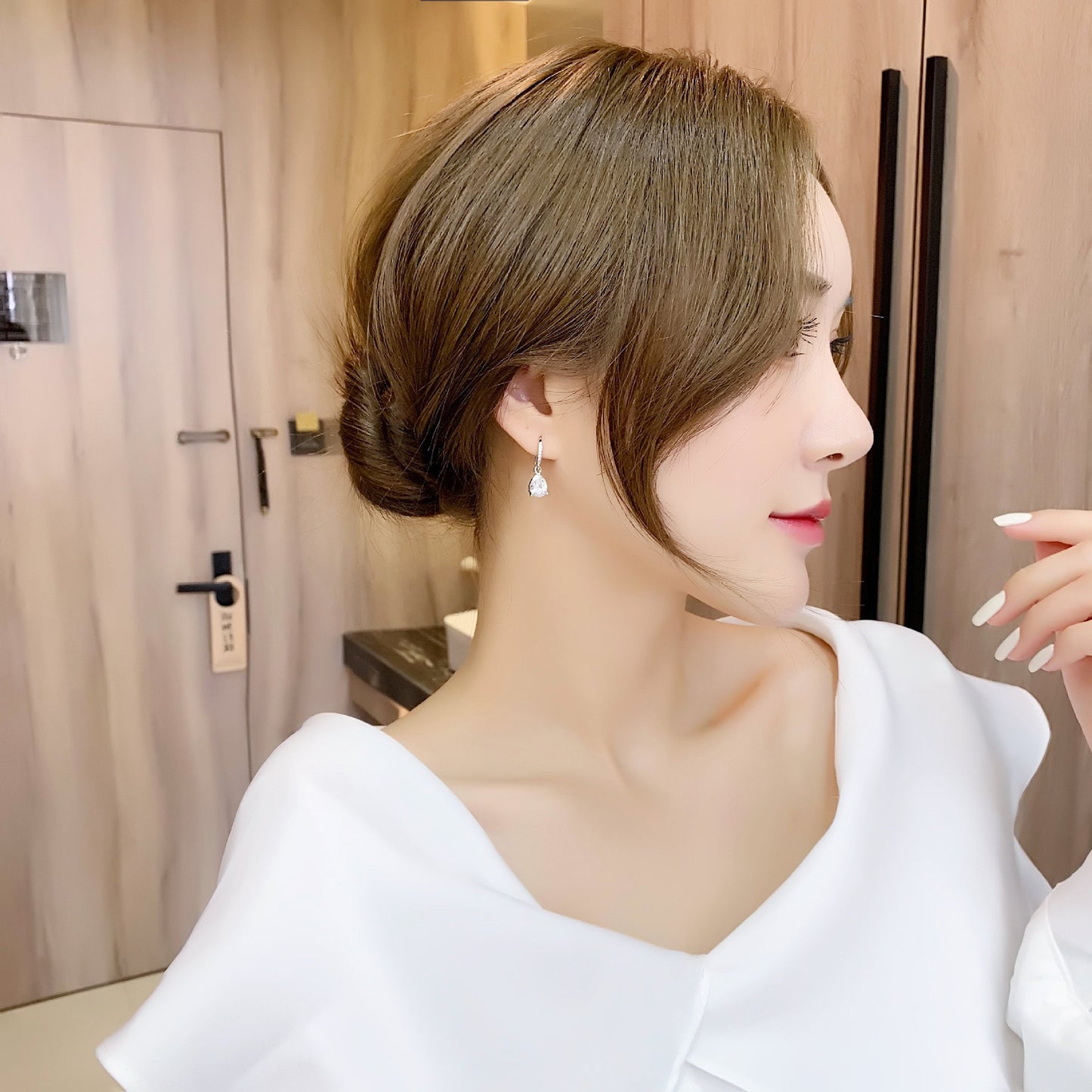 Women's Sier Ear Jeweled Korean Fashionable Simple Earrings