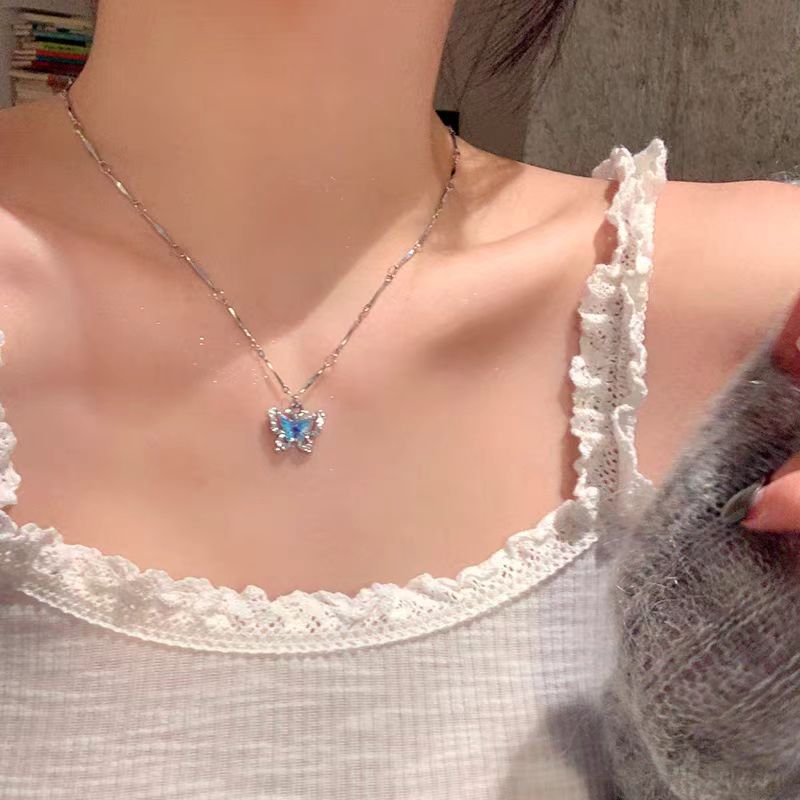Summer Cool Butterfly Female Light Luxury Minority Flash Exquisite Clavicle Necklace