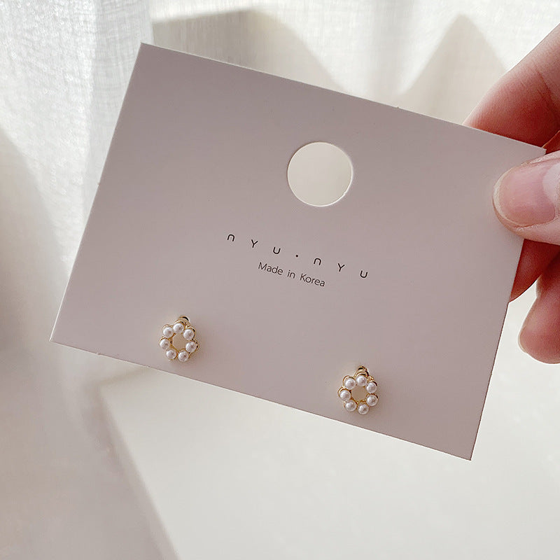 Women's Pearl Flower Fashionable High-grade French Entry Earrings