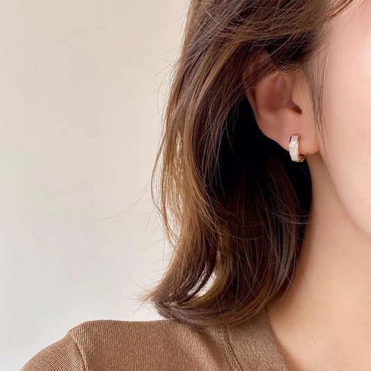 Women's Fritillary Circle Ear Clip Exquisite Refined Grace Small Earrings