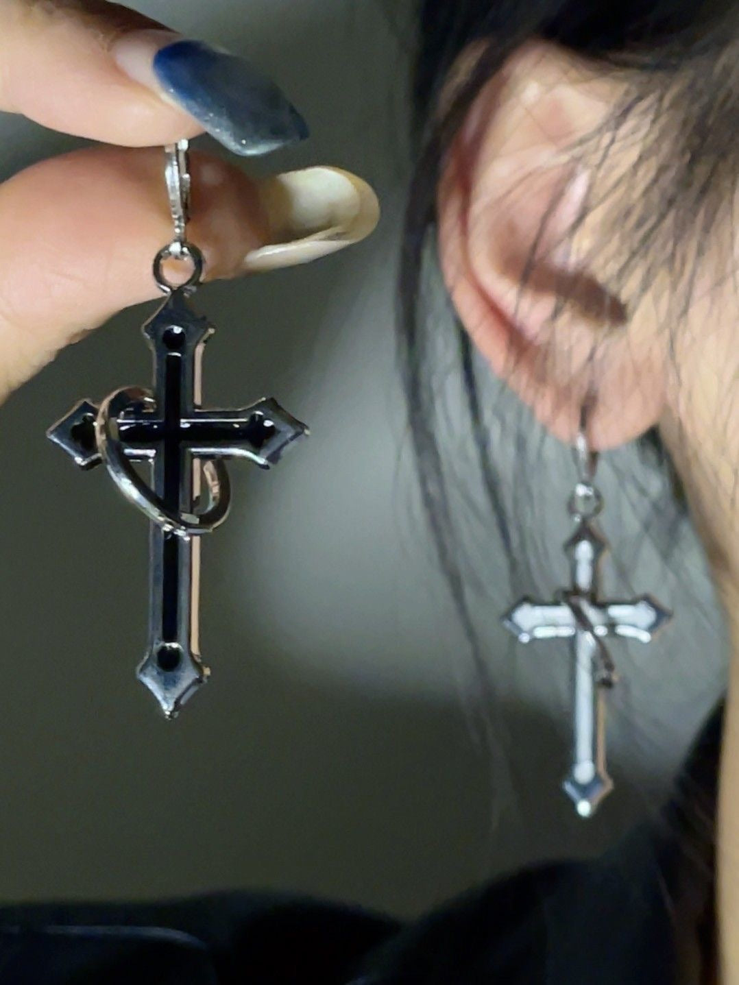 Women's & Men's Asymmetric Sweet Personality Ear Clip Hip Hop Sier Stud Earrings