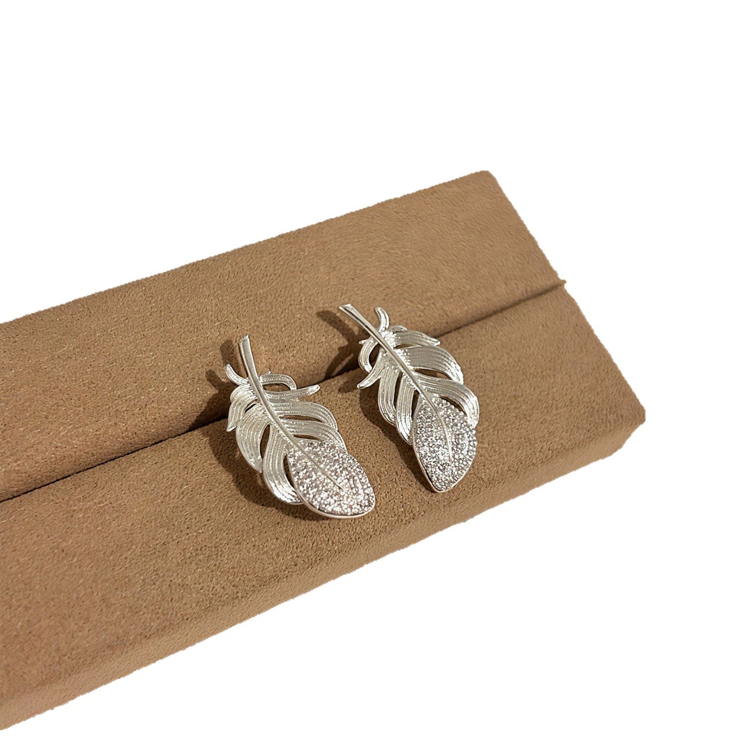 Design High-grade Light Luxury Metal Feather Fashionable Temperamental Refined Earrings