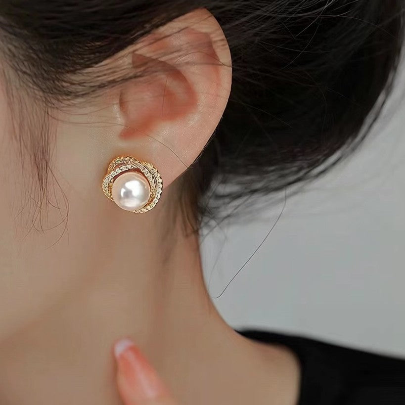 Women's Fashionable Exquisite Spiral Pearl Light Luxury High-grade Niche Simple Stud Earrings