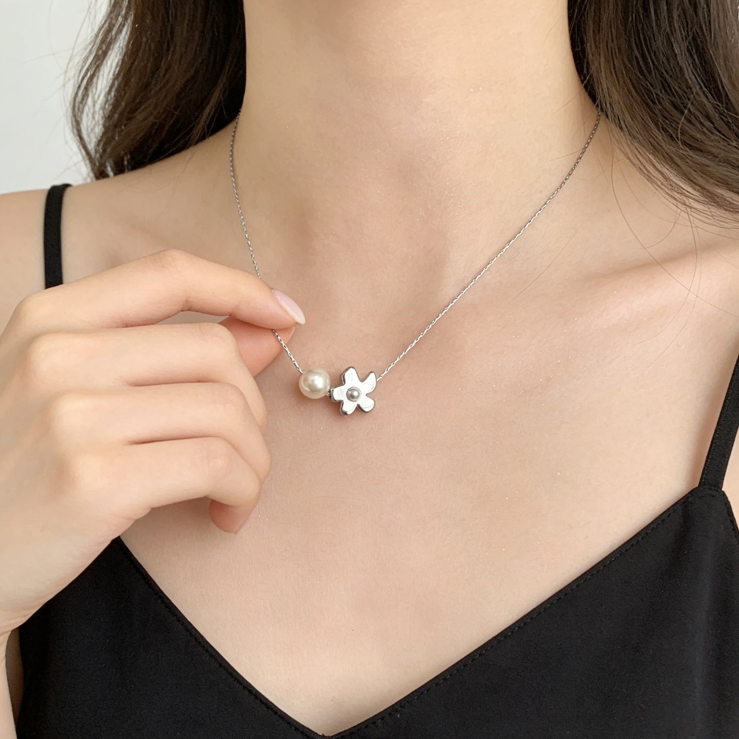 Women's Pieces Of Sier Imitation Pearl High-grade Clavicle Chain Necklaces
