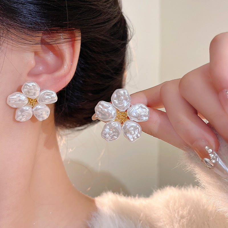 Women's Sier Needle Fresh Flower For Light Luxury Minority High-grade Pearl Stud Earrings