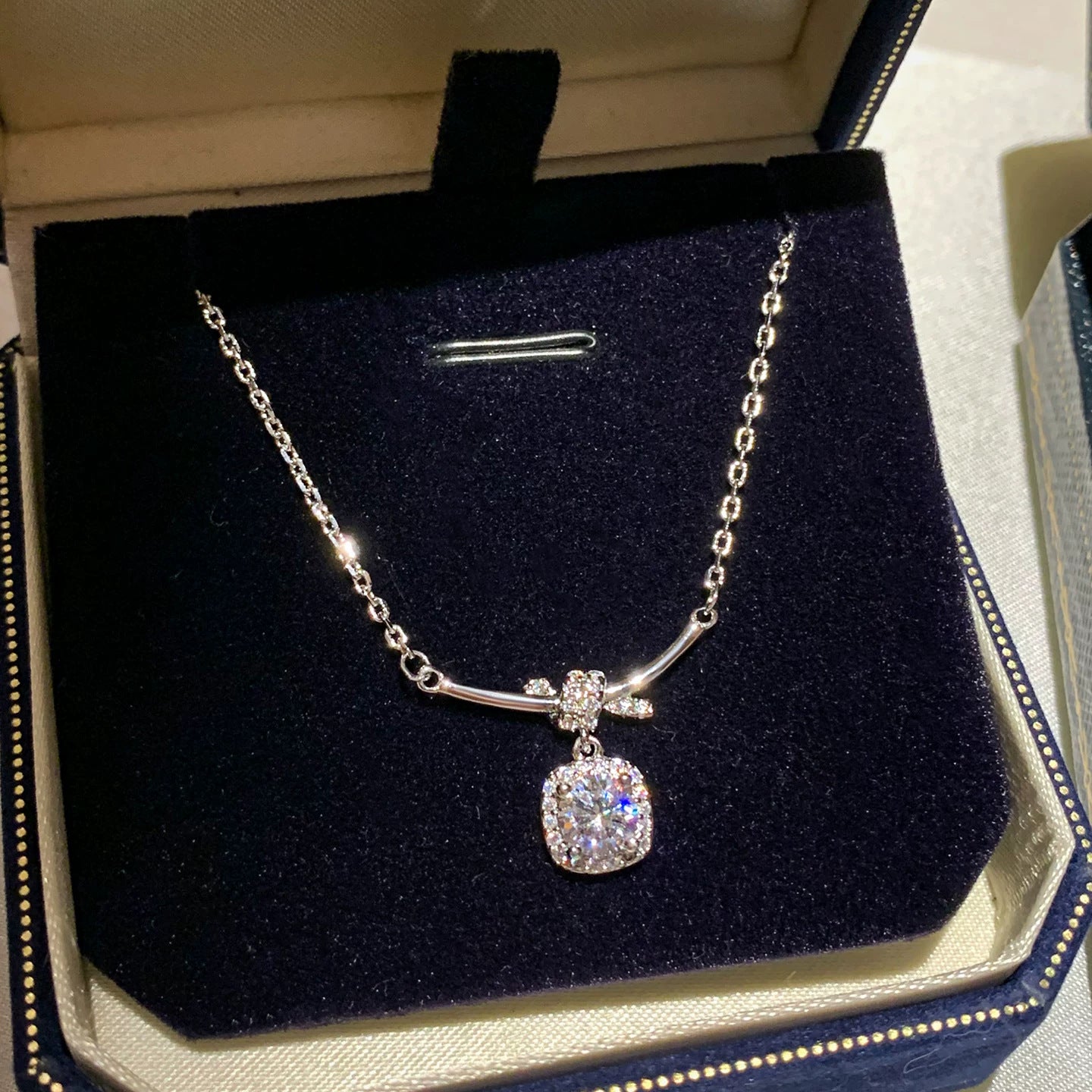 Women's Cube Diamond Zircon High-grade Light Luxury Minority Exquisite Clavicle Chain Necklaces