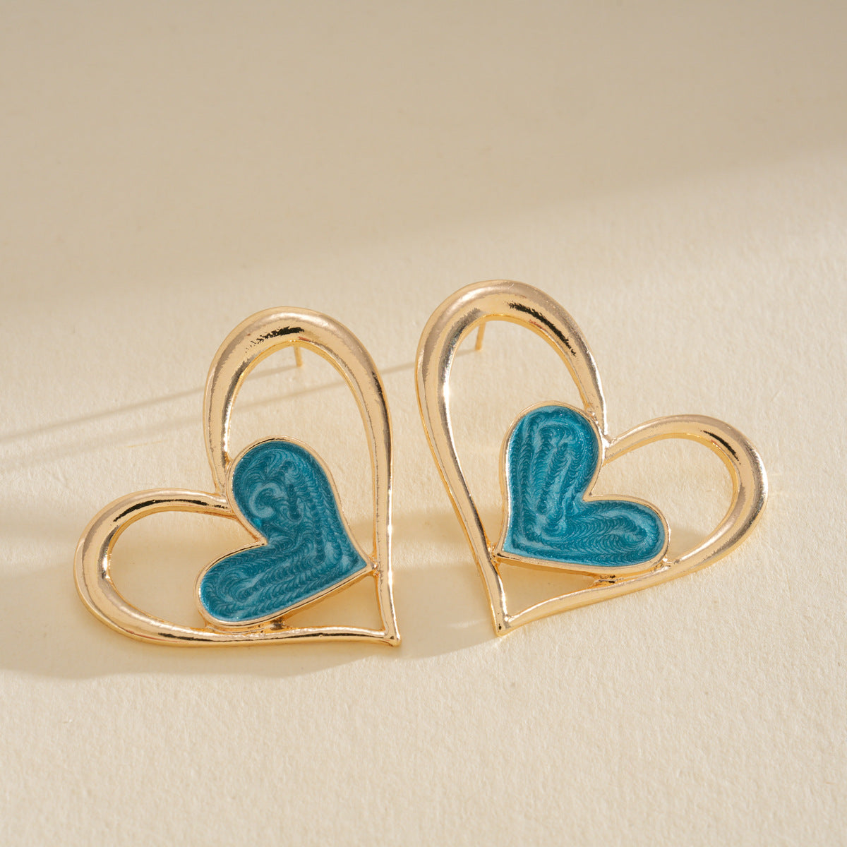 Geometric Cut Heart-shaped Oval Irregular Design Versatile Light Stud Earrings