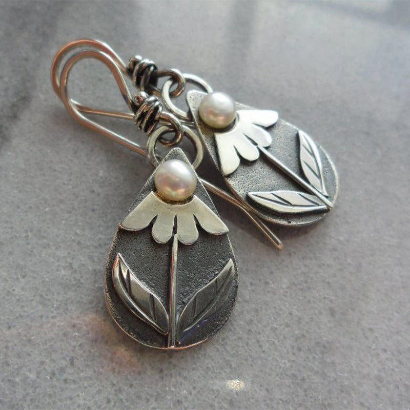 Women's Water Drop Three-dimensional Lace Leaves Metal Alloy Vintage Earrings
