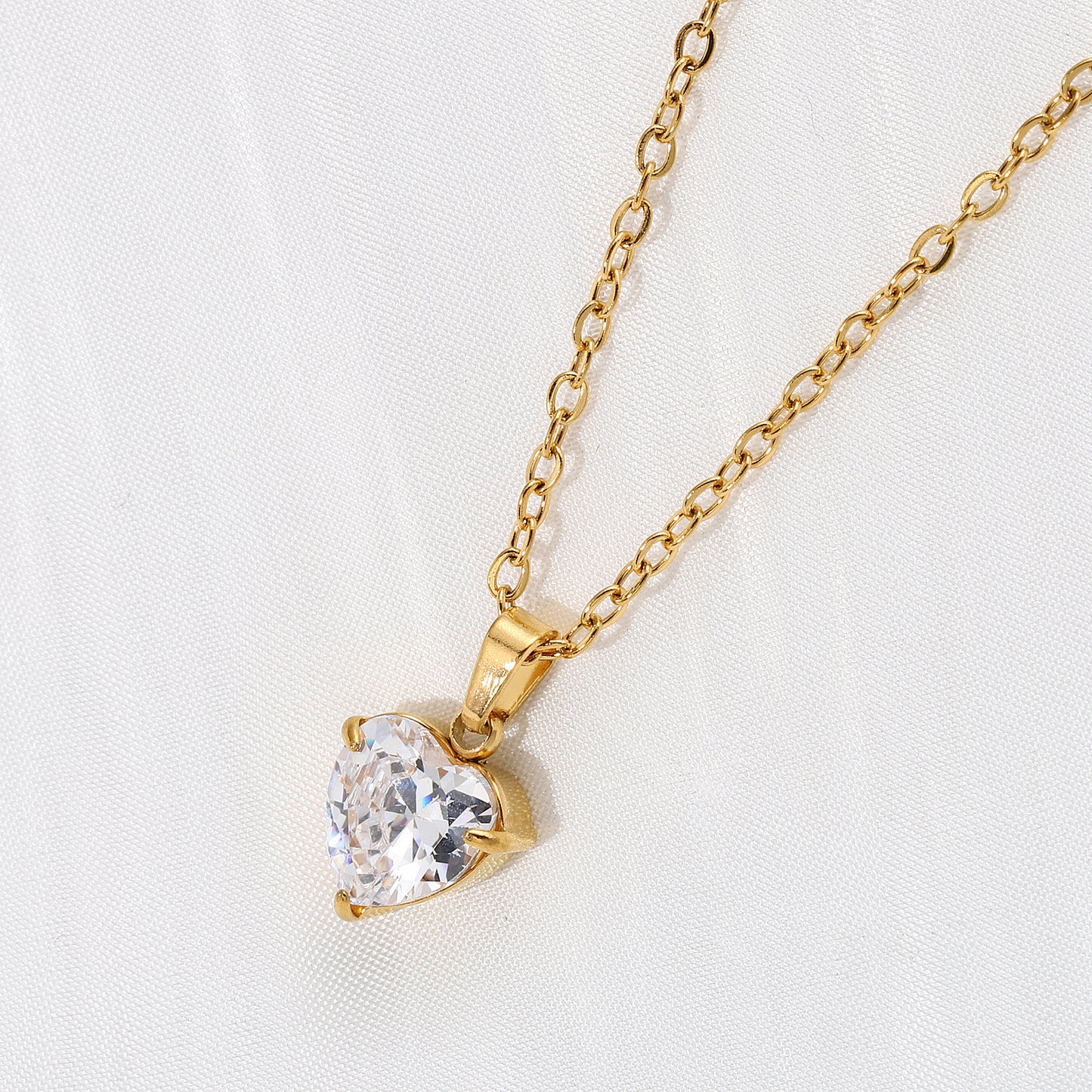 Women's Loving Heart Zircon Simple Heart-shaped Stainless Steel Clavicle Necklaces