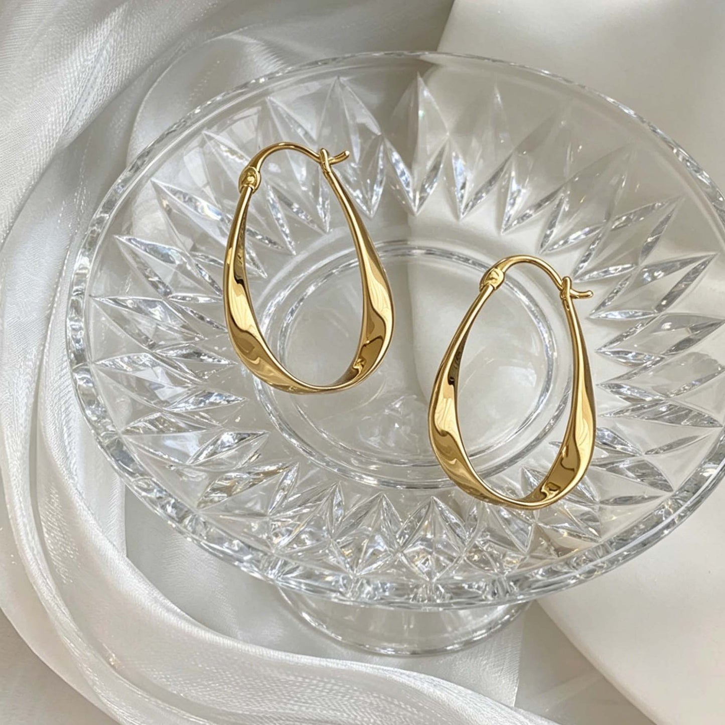 High Sense Ear Clip Niche Alloy Earrings
