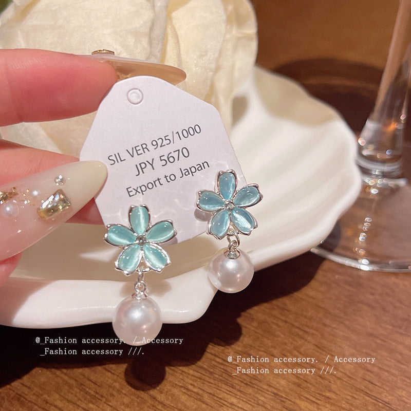Women's Sier Needle Fresh Flower For Light Luxury Minority High-grade Pearl Stud Earrings