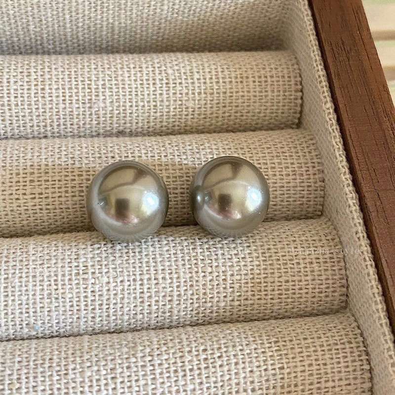 Women's Retro Hepburn Sier Needle Large Pearl Elegant French Round For Stud Earrings
