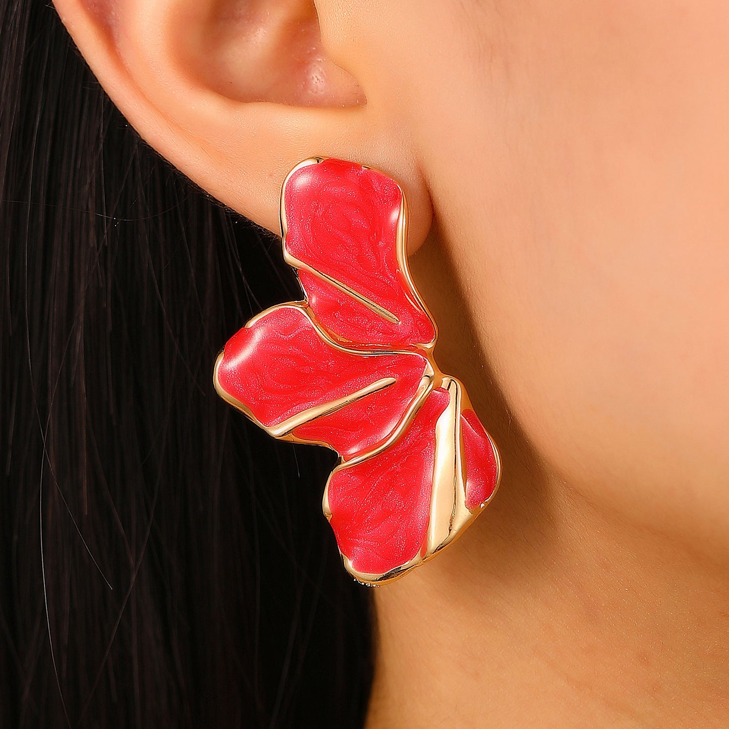 Women's Ruffled Oil Dripping Pleated Ear Cream Sweet Style Flower Enamel Stud Earrings