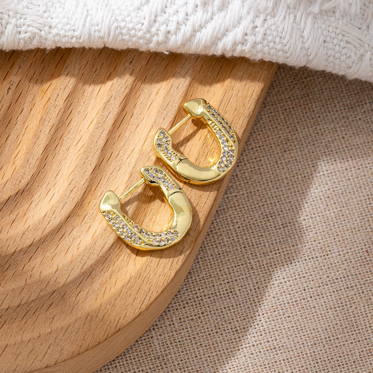 Classic Style Gold-plated Clover Clip High-grade Zircon Ear Buckle