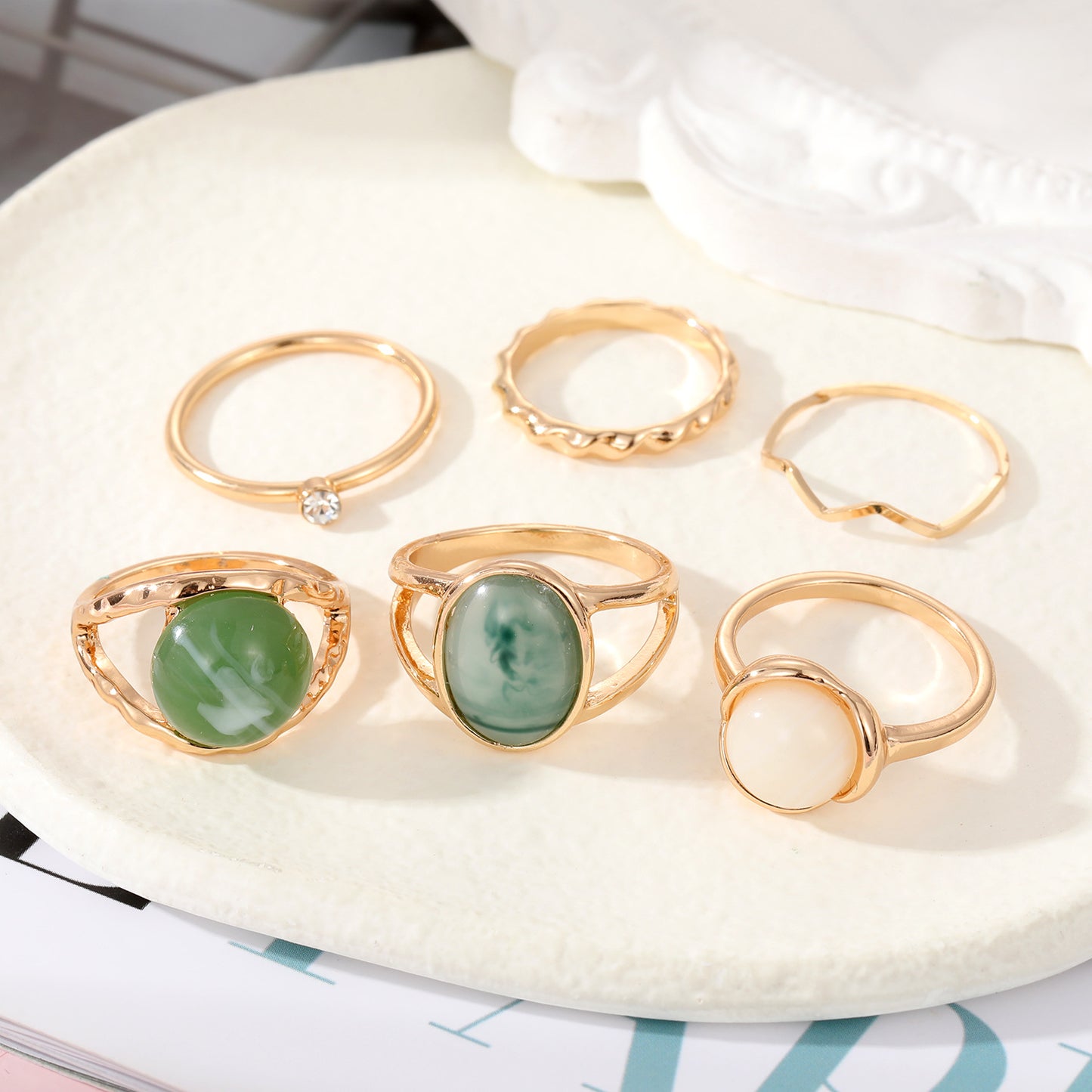 Men's High-grade Retro Emerald Niche Female French Ring