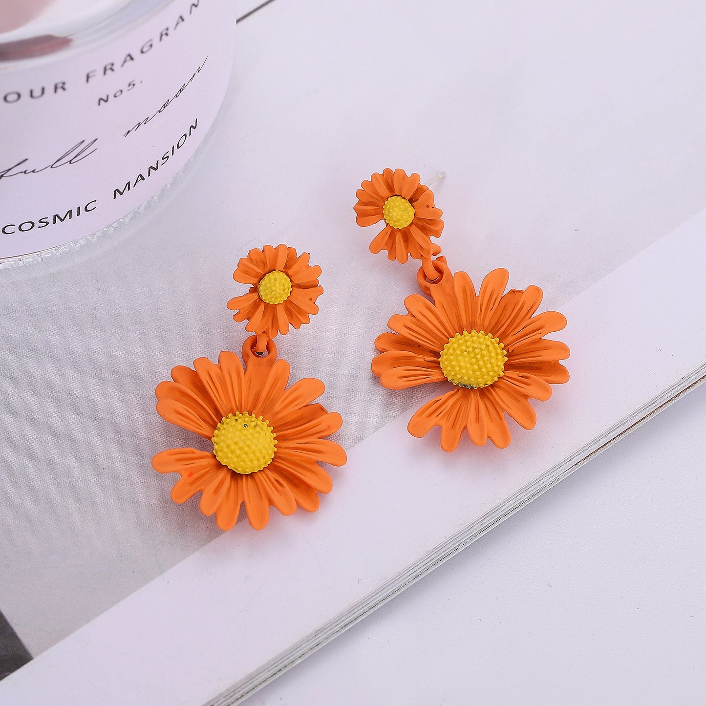 Women's Small Daisy Mori Sweet Chrysanthemum Flower Earrings
